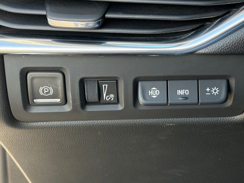 Used 2019 Cadillac XT4 Premium Luxury FWD image 21