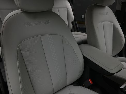 Used 2025 Hyundai Ioniq 5 Limited image 14