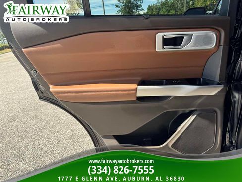 Used 2023 Ford Explorer King Ranch w/ Technology Package AWD/4WD image 32