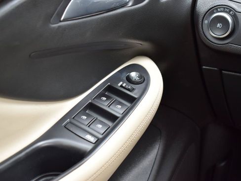 Used 2020 Buick Envision Essence w/ Experience Buick Package FWD image 20
