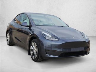 Used 2022 Tesla Model Y Long Range video 3