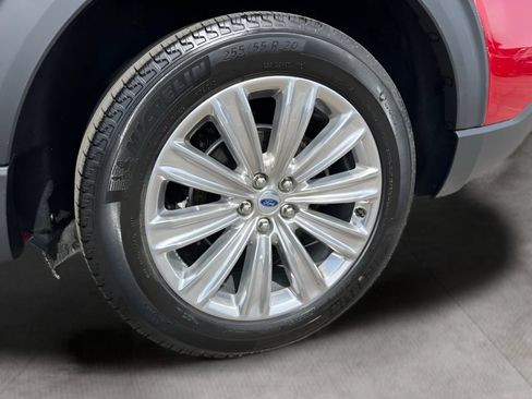 Used 2023 Ford Explorer Limited w/ Equipment Group 301A AWD/4WD image 7