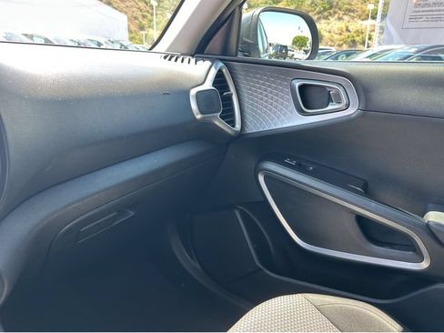 Used 2023 Kia Soul LX w/ Option Group 015 FWD image 16