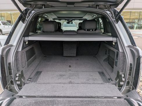 New 2025 Land Rover Range Rover SV AWD/4WD image 30