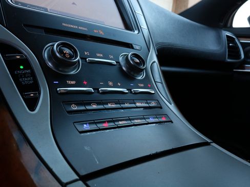 Used 2019 Lincoln Nautilus Reserve image 29