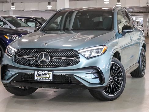 Used 2025 Mercedes-Benz GLC 300 4MATIC image 1