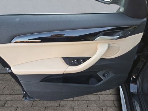 Used 2017 BMW X1 xDrive28i image 10