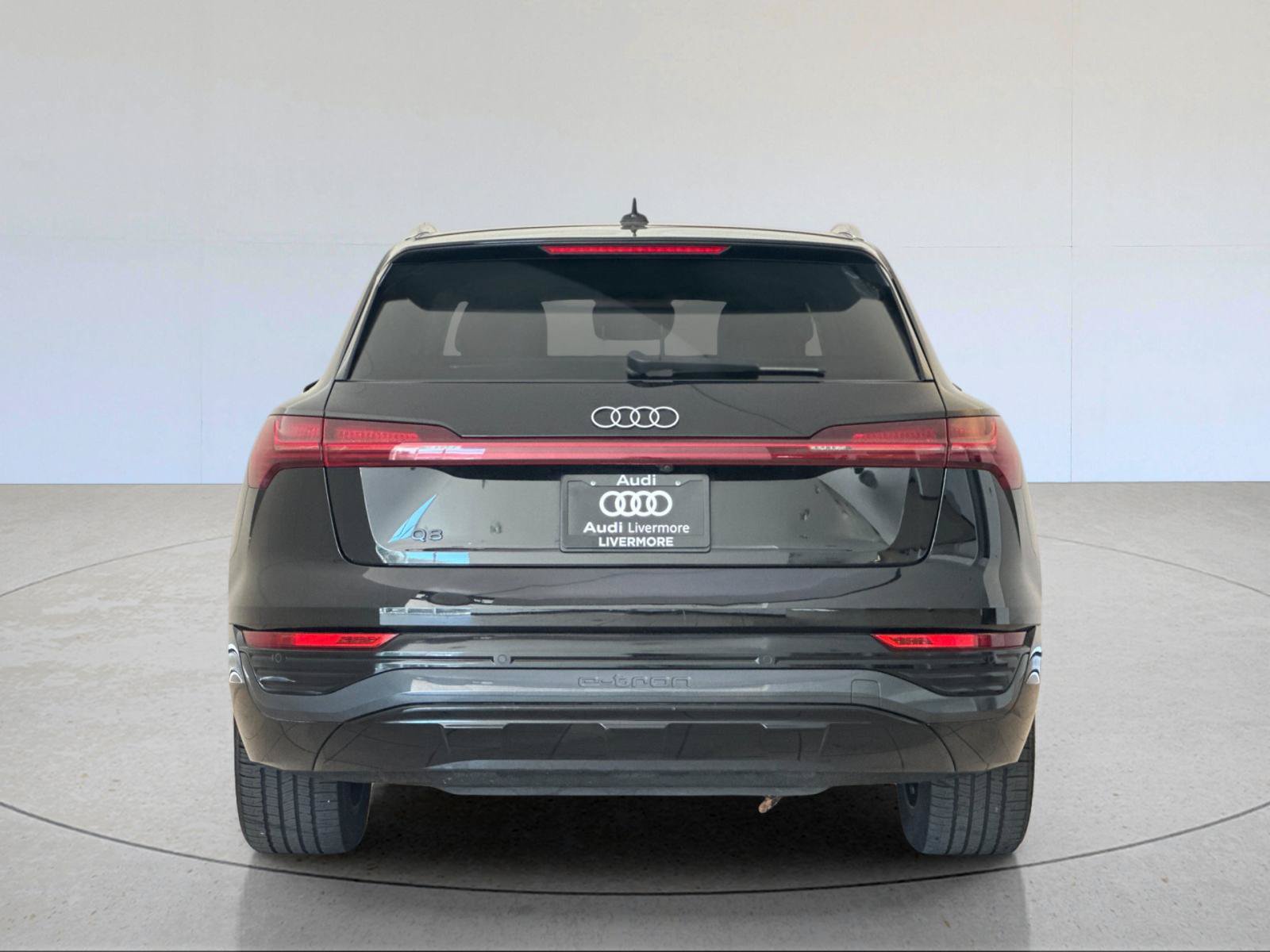 Used 2024 Audi Q8 e-tron Premium Plus w/ Premium Plus Package AWD/4WD image 5