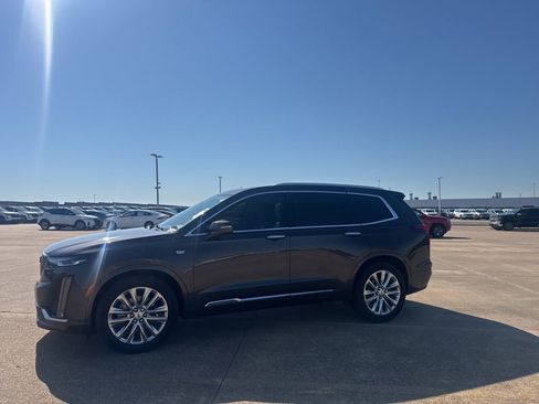 Used 2020 Cadillac XT6 Premium Luxury FWD image 11