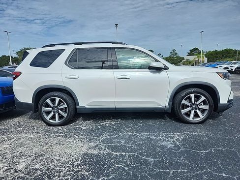 Used 2023 Honda Pilot Elite image 3