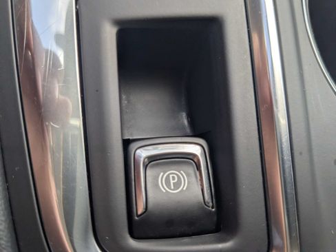 Used 2024 Chevrolet Equinox LT FWD image 27