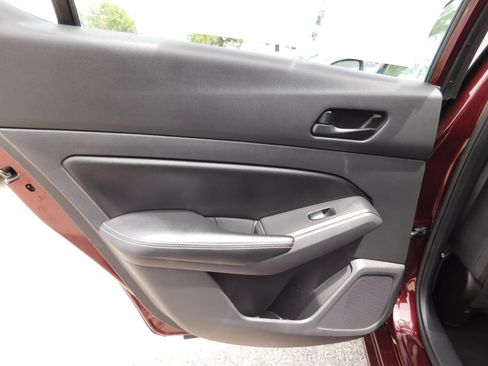 Used 2024 Nissan Altima 2.5 SV FWD image 9