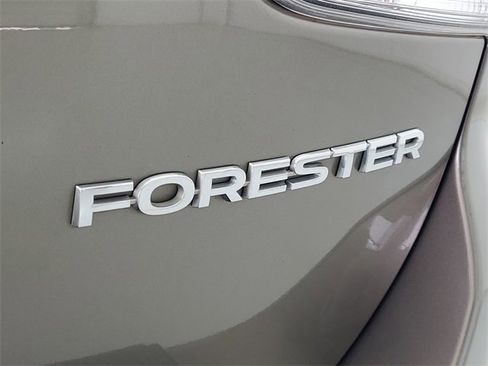Used 2021 Subaru Forester Limited image 10