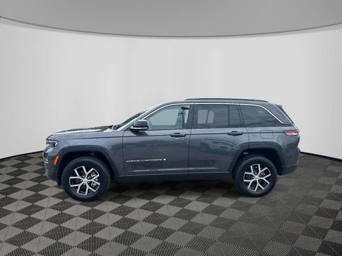 Certified 2025 Jeep Grand Cherokee Limited AWD/4WD image 2