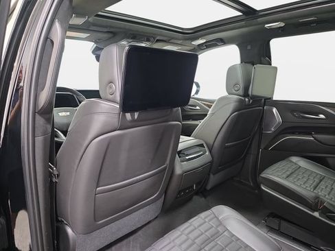 Used 2021 Cadillac Escalade Sport Platinum w/ LPO, ONYX Package AWD/4WD image 10
