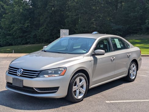 Used 2014 Volkswagen Passat 1.8T Wolfsburg Edition FWD image 5