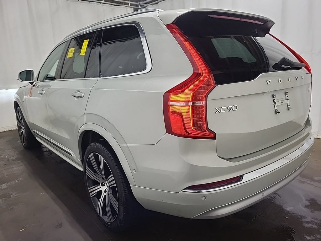 Used 2022 Volvo XC90 T8 Inscription AWD/4WD image 2