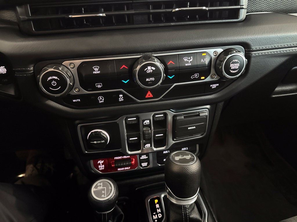 Used 2025 Jeep Wrangler Unlimited Rubicon AWD/4WD image 16
