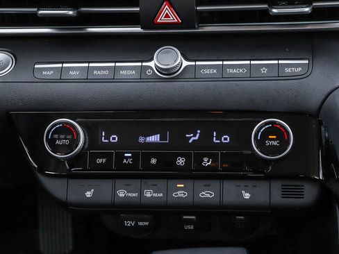 Used 2025 Hyundai Elantra Limited FWD image 20