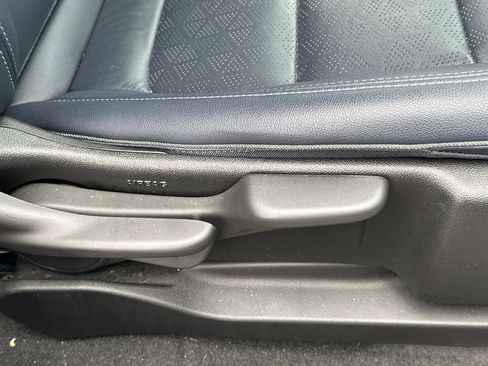 Used 2022 Chevrolet Bolt EUV LT w/ Convenience Package image 24