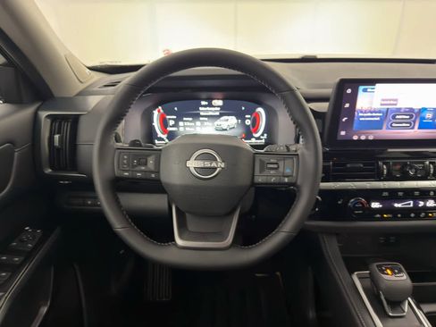 New 2026 Nissan Pathfinder SL w/ SL Premium Package image 18