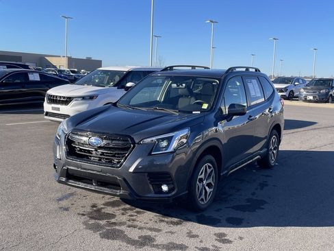 Used 2024 Subaru Forester Premium image 3