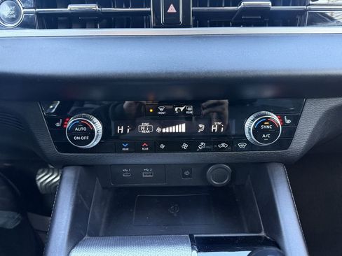 Used 2022 Mitsubishi Outlander SEL image 19