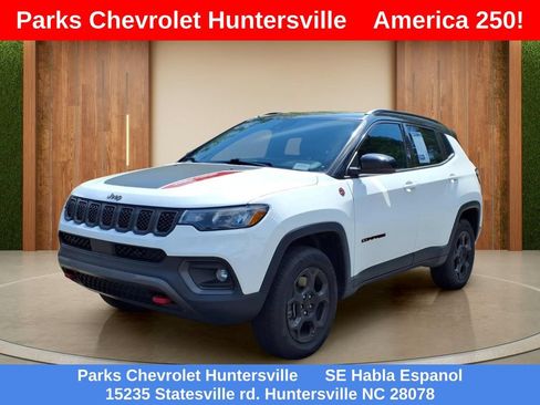Used 2024 Jeep Compass Trailhawk AWD/4WD image 28