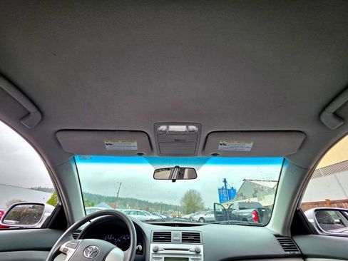 Used 2011 Toyota Camry LE image 23