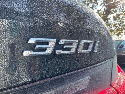 Used 2025 BMW 330i xDrive Sedan w/ Convenience Package image 11