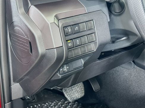 Certified 2026 Toyota Tacoma SR5 AWD/4WD image 10