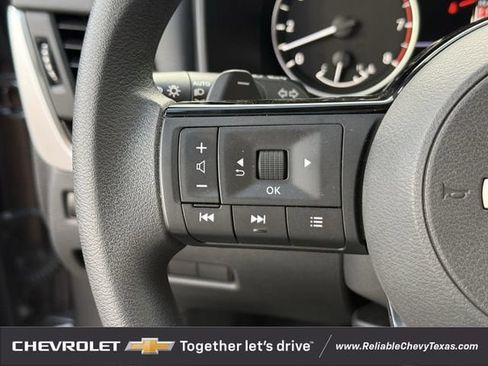 Used 2023 Nissan Rogue SV FWD image 14