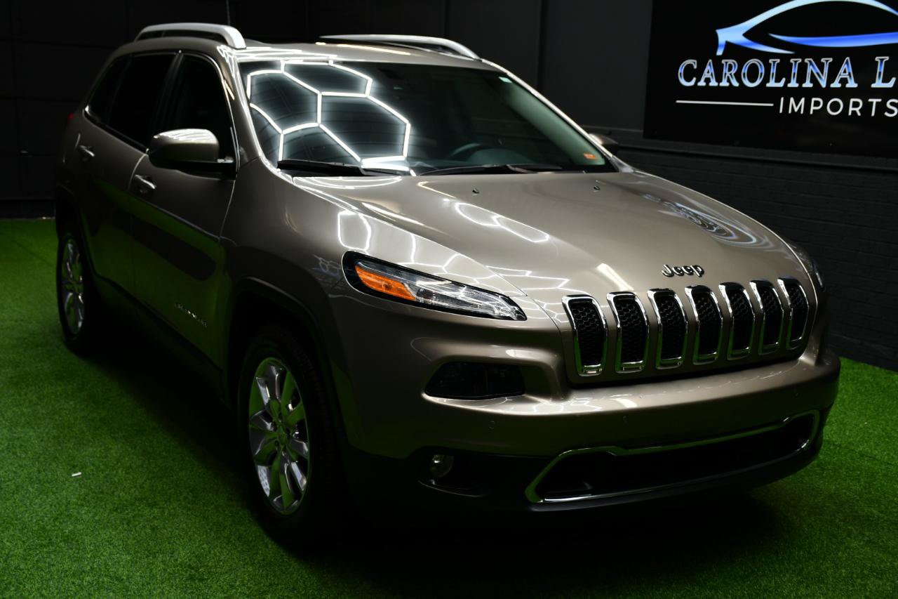 Used 2016 Jeep Cherokee Limited AWD/4WD image 9