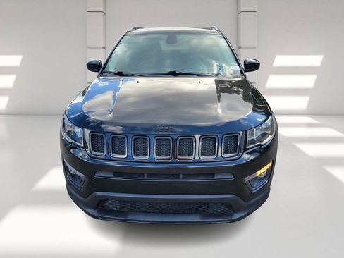 Used 2019 Jeep Compass Latitude image 2