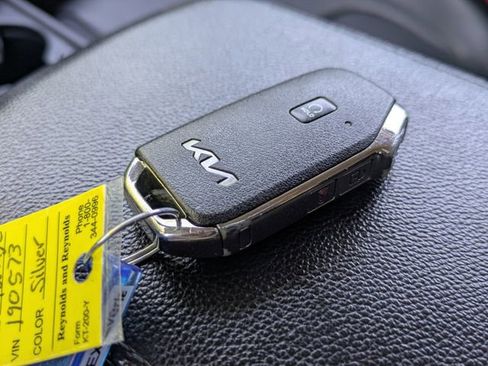 Used 2024 Kia Sportage EX FWD image 32
