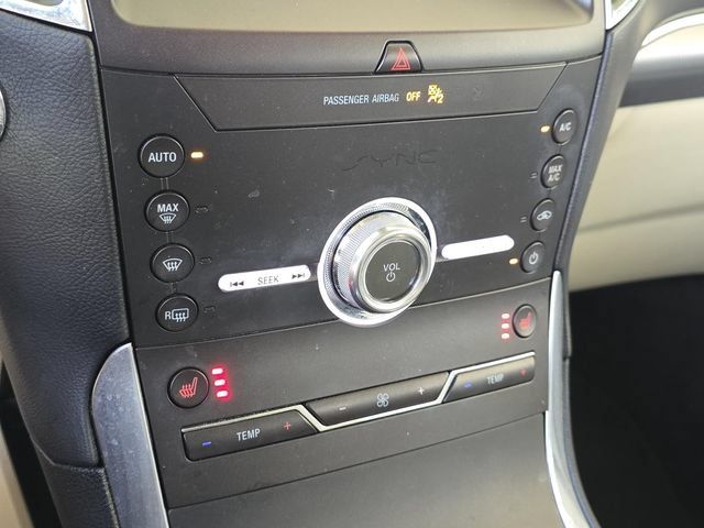 Used 2020 Ford Edge Titanium FWD image 25