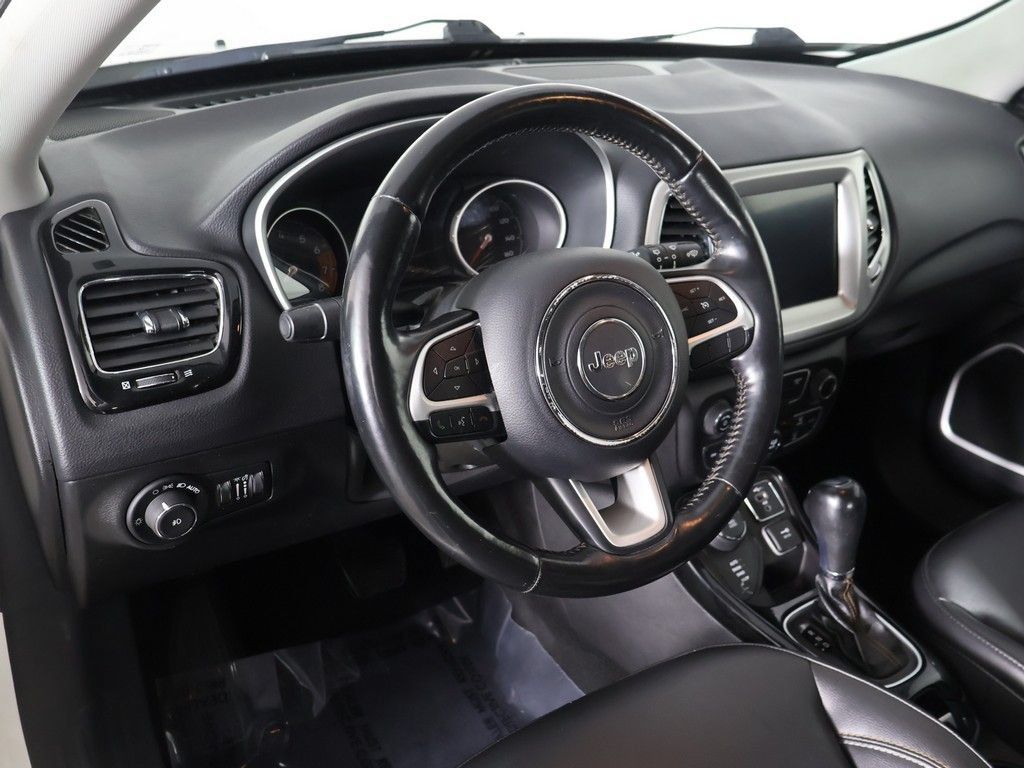 Used 2020 Jeep Compass Limited w/ Premium Lighting Group AWD/4WD image 26