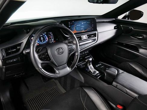 Used 2022 Lexus ES 350 Ultra Luxury image 4