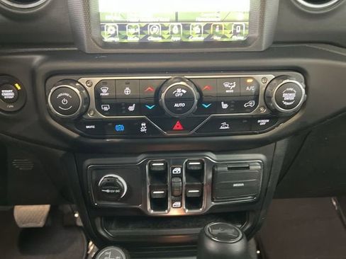 Used 2023 Jeep Wrangler Sahara w/ Cold Weather Group image 18