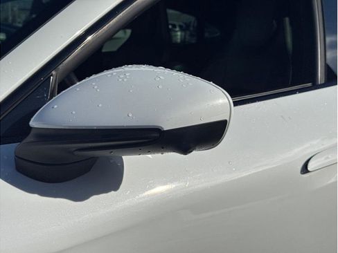 Used 2020 Porsche Taycan 4S image 29