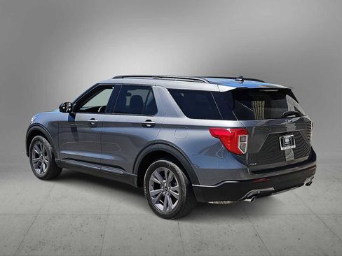 Used 2023 Ford Explorer XLT w/ Equipment Group 202A RWD image 6
