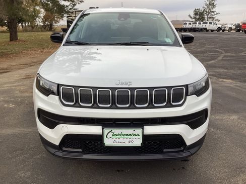 Used 2022 Jeep Compass Sport image 8