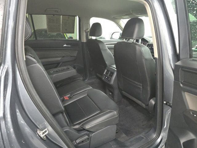 Used 2023 Volkswagen Atlas SE AWD/4WD image 7