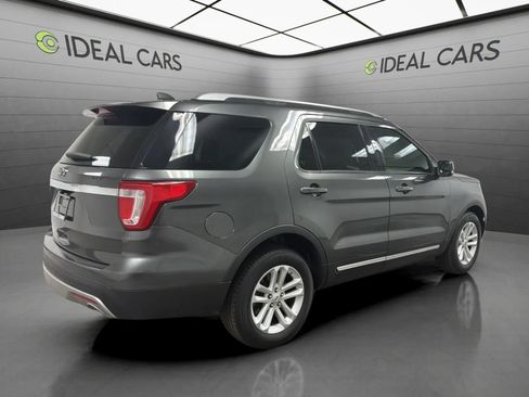 Used 2017 Ford Explorer XLT w/ Equipment Group 201A FWD image 5