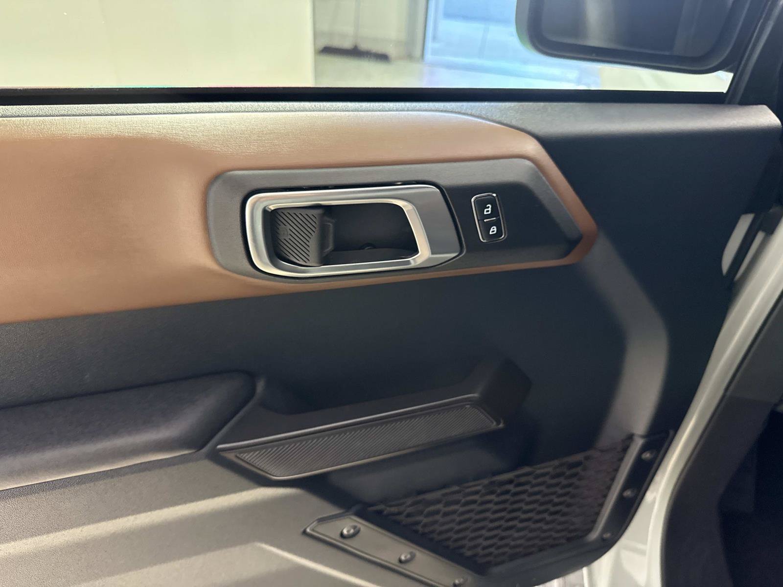 Used 2024 Ford Bronco Outer Banks AWD/4WD image 16