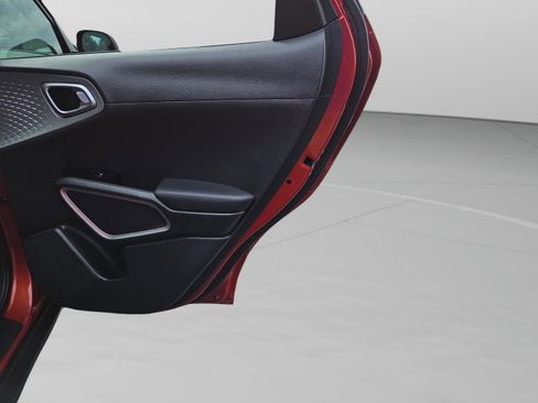 Used 2022 Kia Soul LX w/ Technology Package FWD image 32