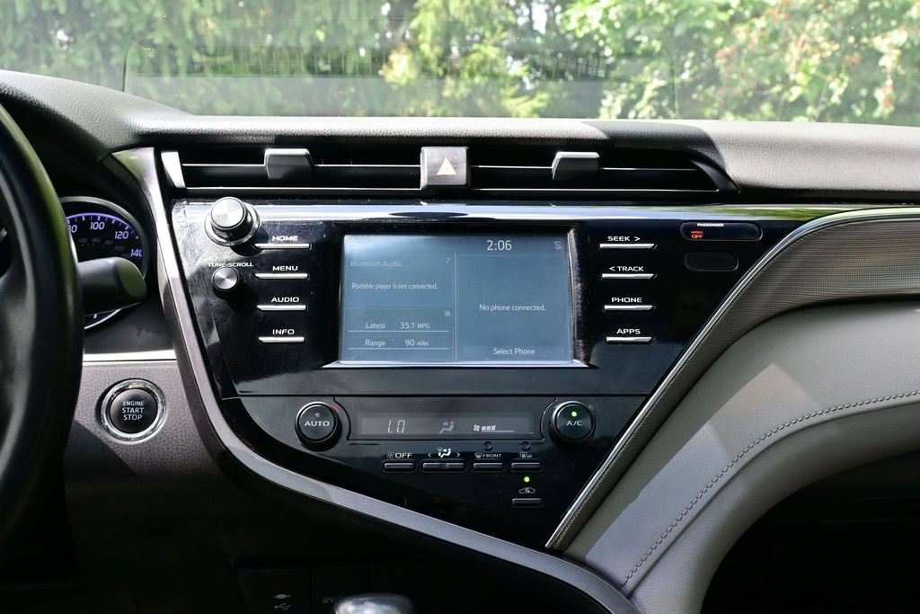 Used 2018 Toyota Camry SE w/ Moonroof Package FWD image 46