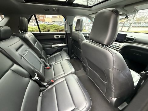 Used 2024 Ford Explorer XLT w/ Equipment Group 202A image 42