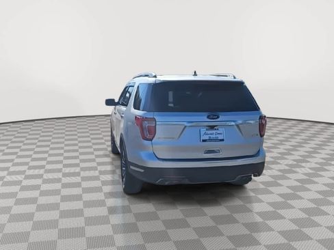 Used 2019 Ford Explorer Platinum image 7