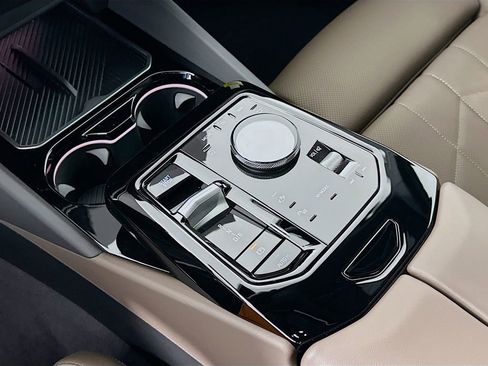 New 2026 BMW i5 eDrive40 w/ Premium Package image 15